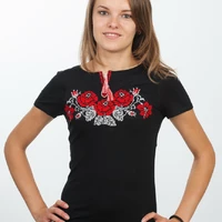 Футболка женская с вышивкой "Полтавские розы", черная