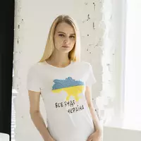 Женская футболка с вышивкой "Все Буде Украина" на белой ткани синими и желтыми цветами Н-05