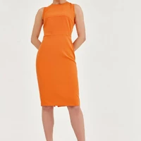 Сукня футляр без рукавів до коліна кольору апельсин