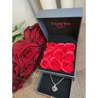 Подарунковий набір троянд з мила з Кулоном Серце з гравіюванням фрази "Я Люблю Тебе"